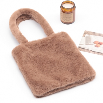 秋冬新作 フェイクファーバッグ ファーハンドバッグ 触り心地滑らか もふもふファーバッグ Size約24×26cm